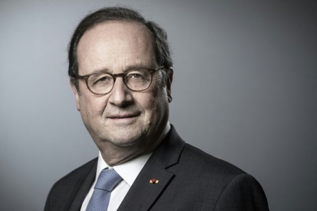 Ex-French leader Hollande finds second career -- on stage