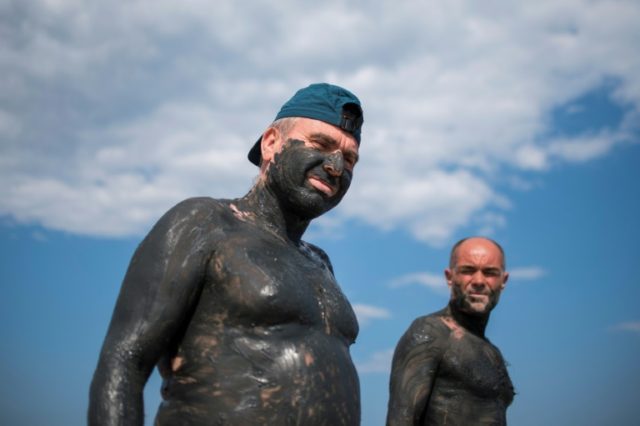 Beating the heat at Bulgarian mud 'spa'