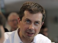 Pete Buttigieg στο Ελ Πάσο Σκοποβολή: Αμερική «Under Attack» από το «Λευκό