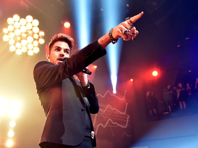 Queen Lead Singer Adam Lambert Says Anti-Grooming Laws Aimed at Stopping Drag Shows from Bringing 'Light to the World' - Vimarsana News