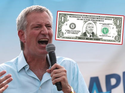 DES MOINES, IOWA - AUGUST 11: Democratic presidential candidate New York City Mayor Bill de Blasio delivers campaign speech at the Des Moines Register Political Soapbox at the Iowa State Fair on August 11, 2019 in Des Moines, Iowa. 22 of the 23 politicians seeking the Democratic Party presidential nomination …