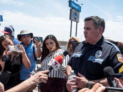 Police brief reporters on El Paso Walmart shooting on Aug 3. (Photo: JOEL ANGEL JUAREZ/AFP/Getty Images)