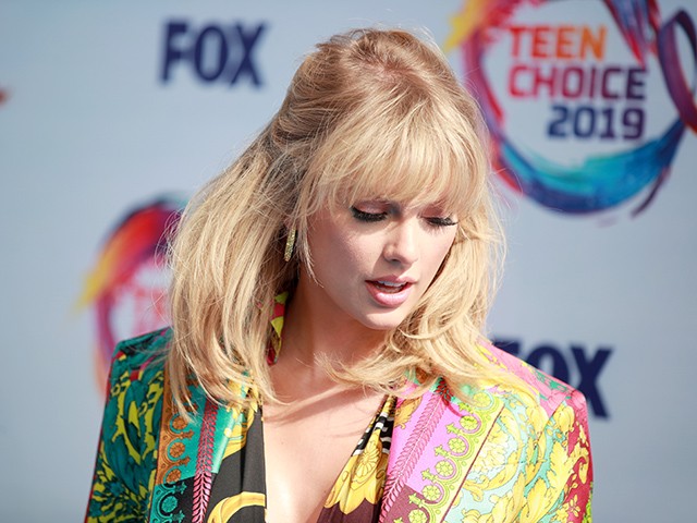 Taylor Swift Fails to Save Teen Choice Awards from Record-Low Ratings