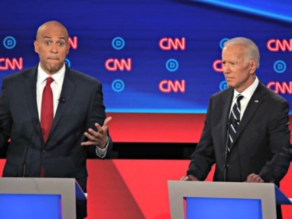 DETROIT, MICHIGAN - JULY 31: Democratic presidential candidate Sen. Cory Booker (D-NJ) (L)