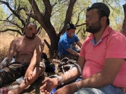 Border Patrol agents in Arizona rescue a group of 10 migrants lost in the desert. (Photo: