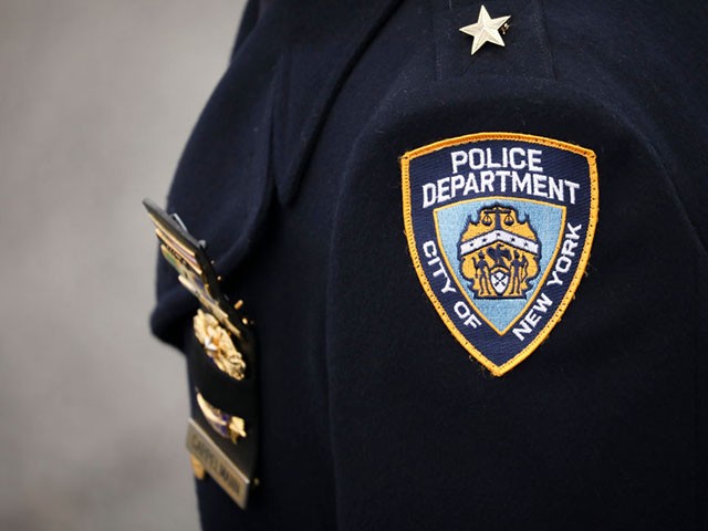 Watch: NYPD Kicks Out Mom, Child from Restaurant for Being Unvaxxed - Vimarsana News