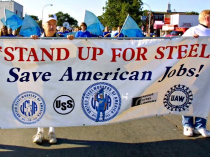 Michigan steelworkers rally in support of manufacturing jobs in early 2000s. Photo: Bill Pugliano/Getty Images