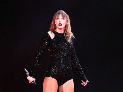 SYDNEY, AUSTRALIA - NOVEMBER 02: Taylor Swift performs at ANZ Stadium on November 02, 2018 in Sydney, Australia. (Photo by Mark Metcalfe/Getty Images)