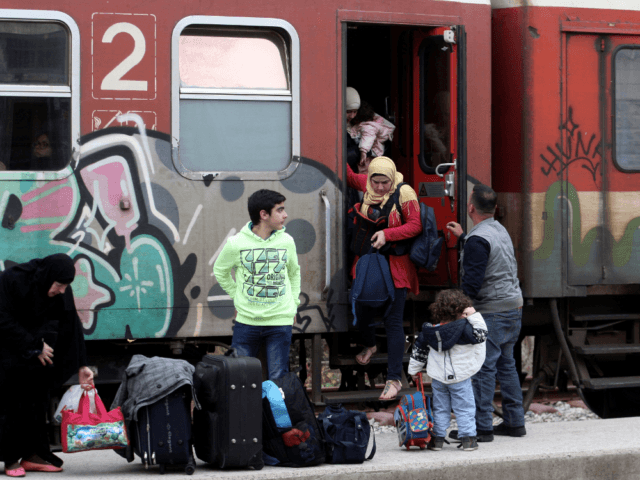 migrant crisis train