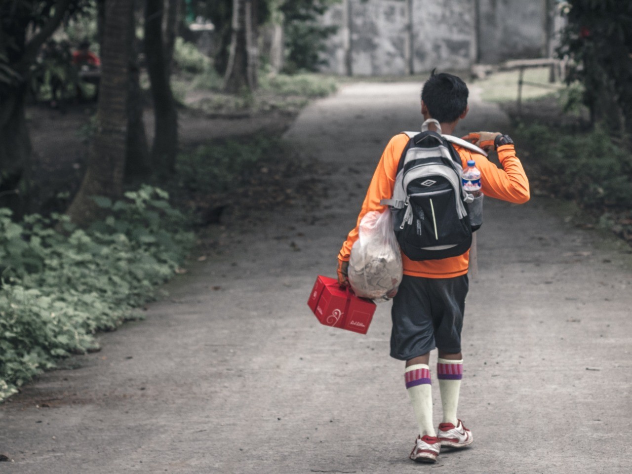 Have to go to school. Обои Bag to School. Boy going to School. After School walk. Boy with Backpack.