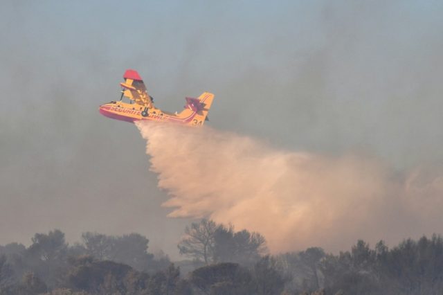 Pilot of firefighting plane dies in France