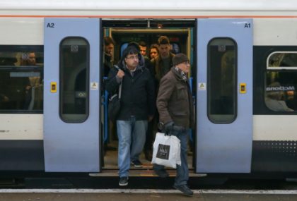 Huge power outage creates travel mayhem in Britain