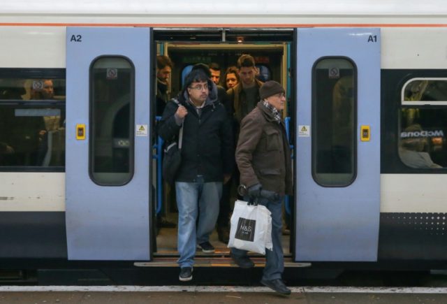 Huge power outage creates travel mayhem in Britain