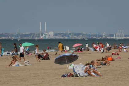 French industry hits the beach to woo future recruits