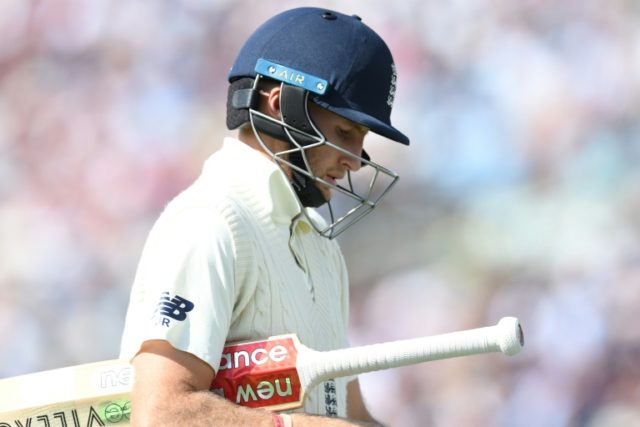 Root out for second straight duck as England collapse to 34-4 in third Ashes Test