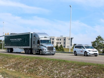 Daimler self-driving truck on Virginia roads