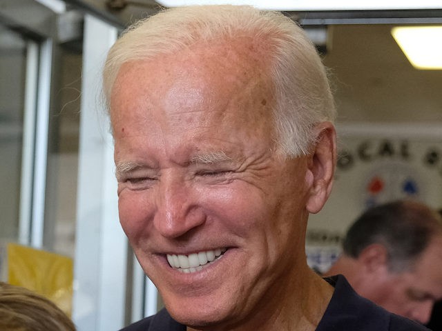 CEDAR RAPIDS, IA - SEPTEMBER 02: Democratic presidential candidate and former US Vice Pres