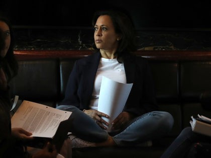 SIOUX CITY, IOWA - AUGUST 09: Democratic presidential hopeful U.S. Sen. Kamala Harris (C) (D-CA) rides on her campaign bus to a campaign event in Storm Lake on August 09, 2019 in Sioux City, Iowa. Kamala Harris is on a five day river-to-river bus tour across Iowa promoting her &quot;3AM …
