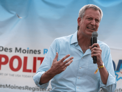 Democratic presidential candidate New York City Mayor Bill de Blasio delivers campaign speech at the Des Moines Register Political Soapbox at the Iowa State Fair on August 11, 2019 in Des Moines, Iowa. 22 of the 23 politicians seeking the Democratic Party presidential nomination will be visiting the fair this …