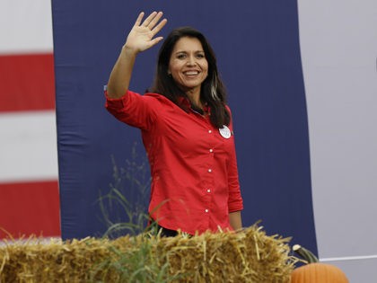 DES MOINES, IA - SEPTEMBER 21: Democratic presidential candidate and Hawaii Congresswoman