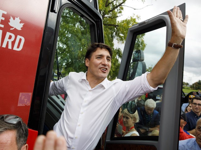 NIAGARA FALLS, ON - SEPTEMBER 23: Canadian Prime Minister Justin Trudeau waves goodbye sup