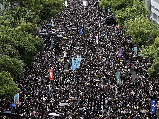 Thousands of students gather during a strike on the first day of school at the Chinese Uni