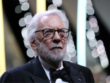 Canadian actor and member of the Jury Donald Sutherland arrives on stage on May 22, 2016 d