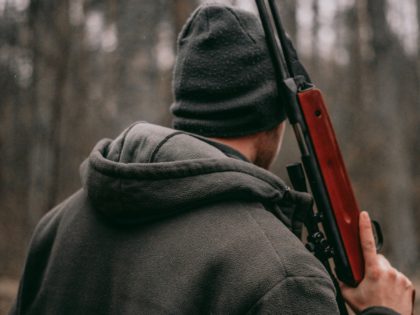 The U.S. Government is asking Apple and Google to hand over information on gun owners who have a scope on their rifles and use an app called Obsidian 4.
