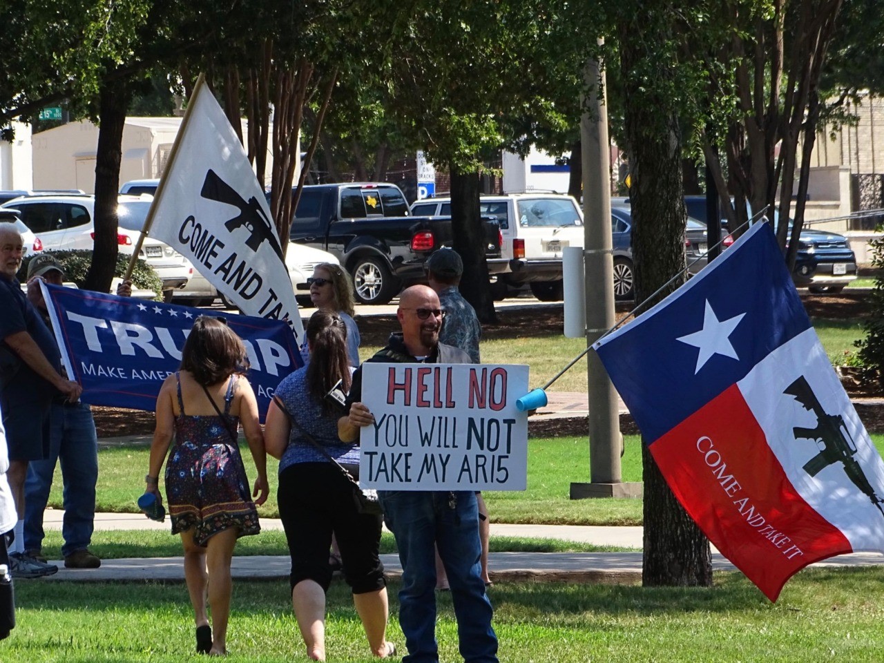 The flag is coming. Come and take it флаг. Flag come and take it. It Flag. Texas supports Russia.