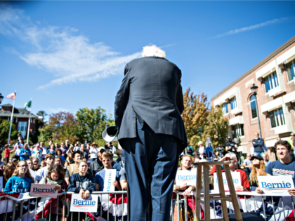 PLYMOUTH, NH - SEPTEMBER 29: Democratic presidential candidate, Sen. Bernie Sanders (I-VT)