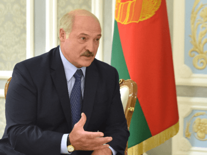 Belarus President Alexander Lukashenko speaks with US National Security Advisor during a meeting in Minsk on August 29, 2019. (Photo by Sergei GAPON / AFP) (Photo credit should read SERGEI GAPON/AFP/Getty Images)