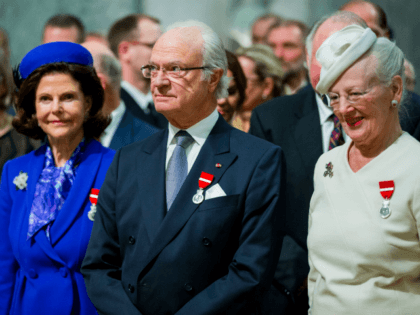 Sweden's Queen Silvia (L), Sweden's King Carl Gustaf (C) and Denmark's Queen Margrethe attend a gala in Oslo on January 17, 2016 to celebrate the 25th anniversary of Norway's King Harald's ascension to the throne. / AFP / NTB SCANPIX / Vegard Wivestad GROTT / Norway OUT (Photo credit should …