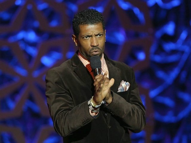 LOS ANGELES, CA - NOVEMBER 09: Comedian Deon Cole performs onstage during the Internationa