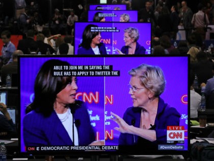 WESTERVILLE, OHIO - OCTOBER 15: Sen. Kamala Harris (D-CA) and Sen. Elizabeth Warren (D-MA)