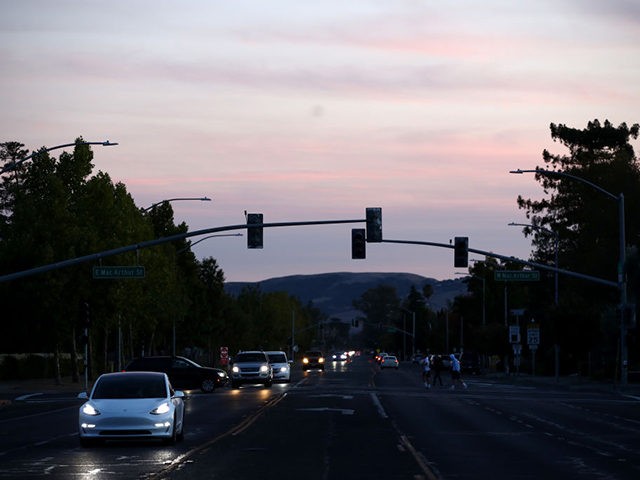 SONOMA, CALIFORNIA - OCTOBER 10: Traffic lights in the Sonoma area are out due to power outages on October 10, 2019 in Sonoma, California. Power outages were scheduled as preemptive moves by PG&E to address hot, dry and windy weather and the risk of wildfires, according to the company. (Photo …