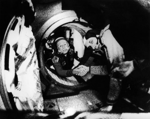 First man to conduct spacewalk, Alexei Leonov, dies