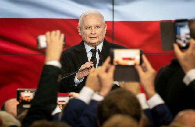 Populists win Poland vote, raising fears of new EU tensions