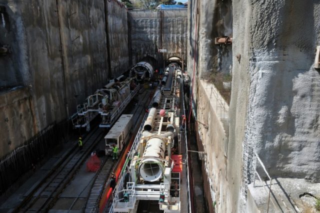 Row over plans to move Greek antiquities from construction site