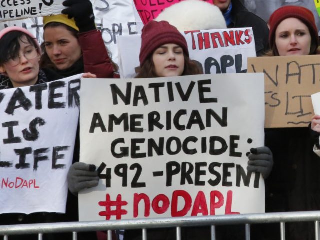 Thanksgiving protest (Kena Betancur / AFP / Getty)