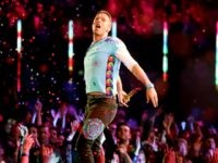 INGLEWOOD, CA - MARCH 05: Musician Chris Martin performs onstage at the 2017 iHeartRadio Music Awards which broadcast live on Turner's TBS, TNT, and truTV at The Forum on March 5, 2017 in Inglewood, California. (Photo by Christopher Polk/Getty Images for iHeartMedia)