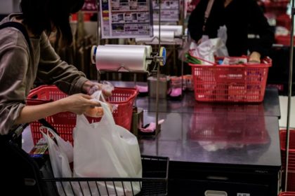 Japan retailers to charge for plastic bags from 2020
