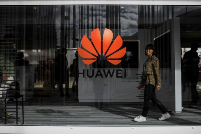 Huawei, barred in US, offers app inducements in Europe