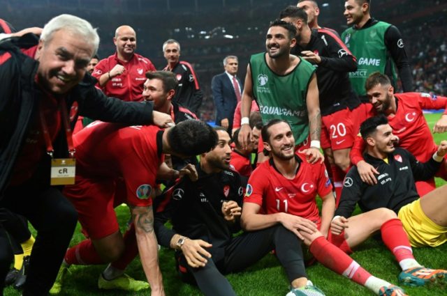 Turkey hold Iceland to reach Euro 2020 alongside France