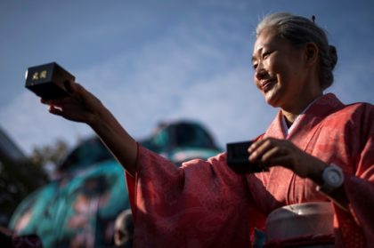 French gastronomes savour sake, Japan's humble rice drink