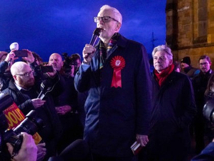 GLASGOW, SCOTLAND - DECEMBER 11: Labour Leader Jeremy Corbyn delivers a stump speech to supporters and activists in Govan on the final day of campaigning in the British General election on December 11, 2019 in Glasgow, Scotland. (Photo by Jeff J Mitchell/Getty Images)