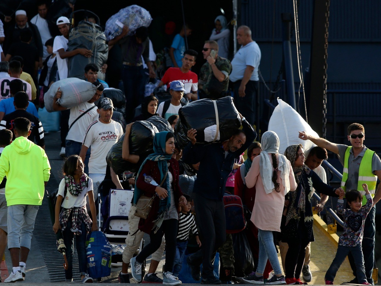 Pope Francis Sends Cardinal to Lesbos to Pick up 33 More Refugees