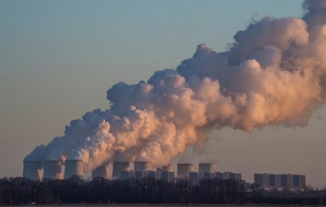 Banks gave $745 billion to groups planning new coal power plants: NGOs