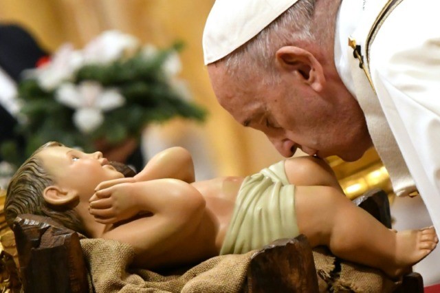 Pope Francis ushers in Christmas with message of 'unconditional love'