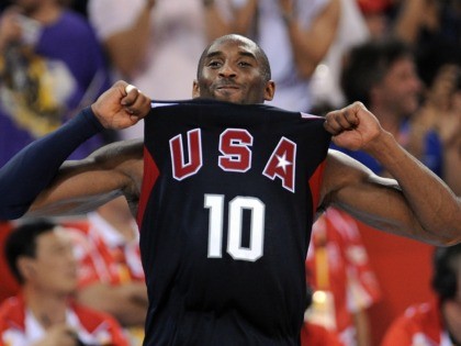 TO GO WITH AFP STORY IN FRENCH BY JACQUES KLOPP : "ANNEE SPORTIVE 2008 - ETATS-UNIS, LE TEMPS DE LA REDEMPTION" - (FILES) - USA's Kobe Bryant celebrates at the end of the men's basketball gold medal match Spain against The US of the Beijing 2008 Olympic Games on August …