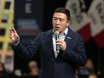 DES MOINES, IOWA - NOVEMBER 01: Democratic presidential candidate, entrepreneur Andrew Yang speaks at the Liberty and Justice Celebration at the Wells Fargo Arena on November 01, 2019 in Des Moines, Iowa. Fourteen of the candidates hoping to win the Democratic nomination for president are expected to speak at the …